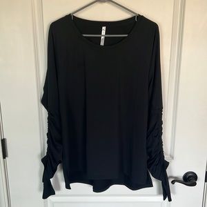 Fabletics Black Cashel Adjustable Long Sleeve.